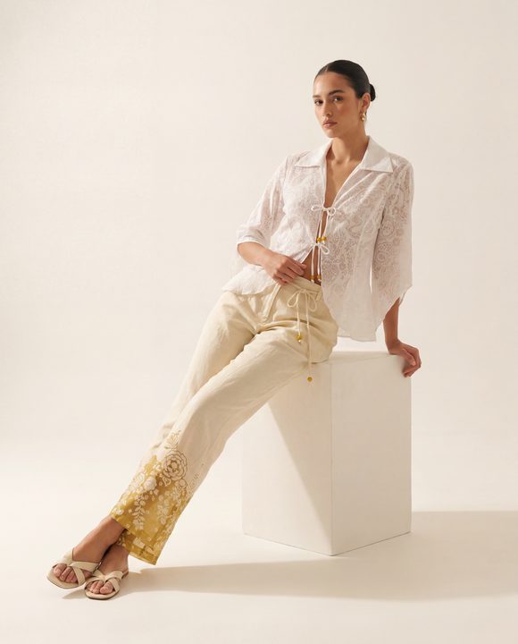 resort-set-lookbook-v2-04-seated-cube-hem-focus