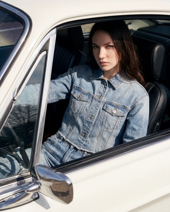 denim-set-kv-v3-02-rearview-mirror-face